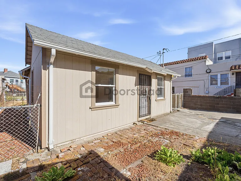 4339 Adeline St #A — Photo 4