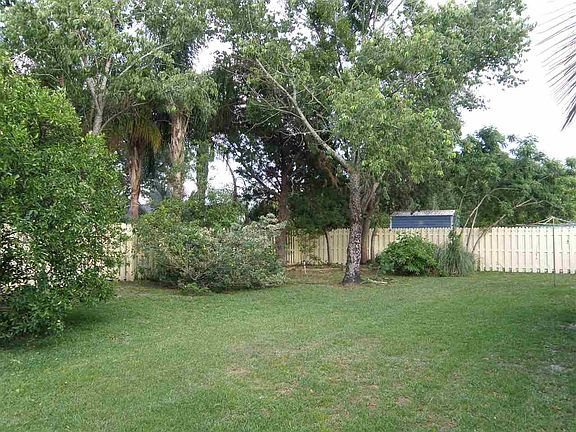 3rd image of 763 Gilda Dr