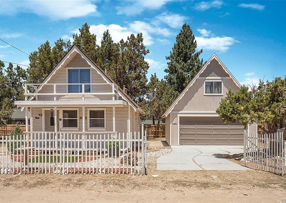 1st image of 2135 1st Ln
