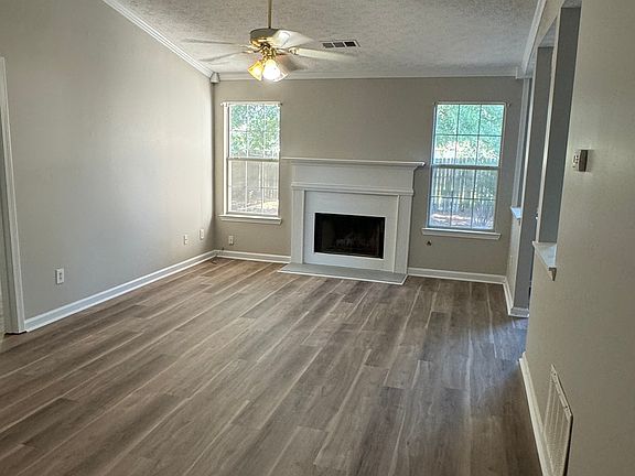 2nd image of 221 Autumn Lake Way