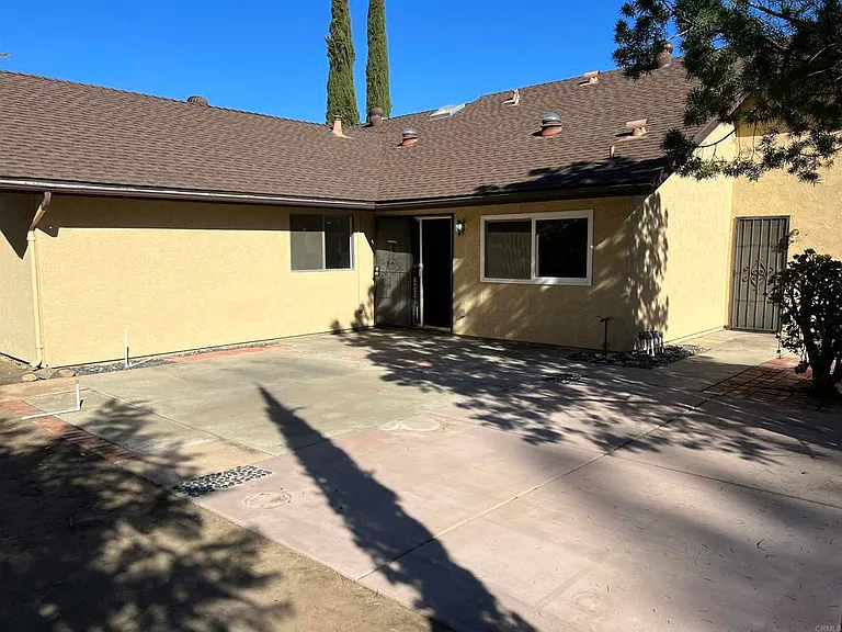 1282 Whitsett Dr — Photo 24