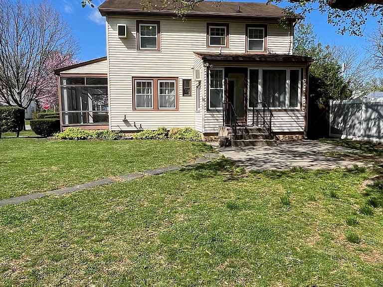 201 N American Ave — Photo 6