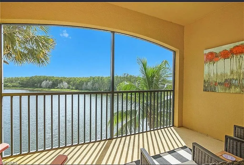2 bed, 2.0 bath, 1194 sqft, $5,500 — Photo 2