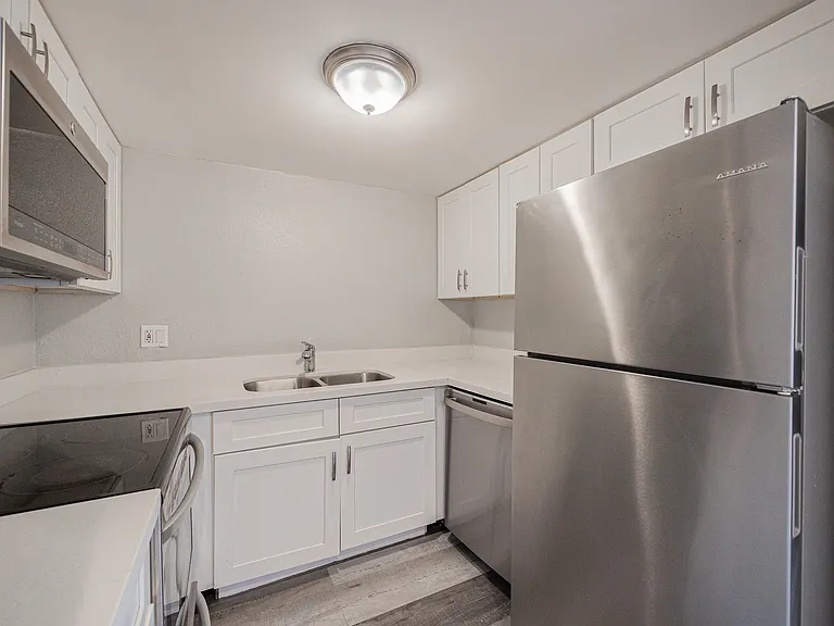 2674 N 43rd Ave #C — Photo 9
