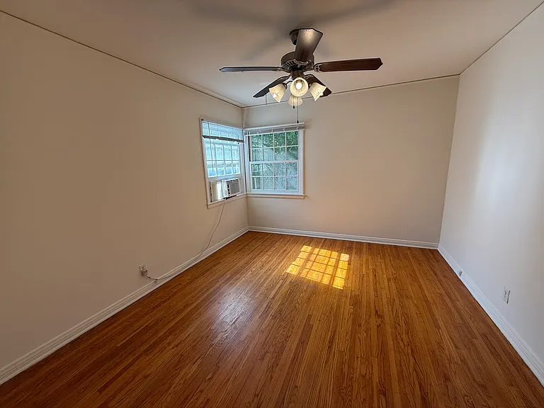 1640 Malcolm Ave #1/2 — Photo 6