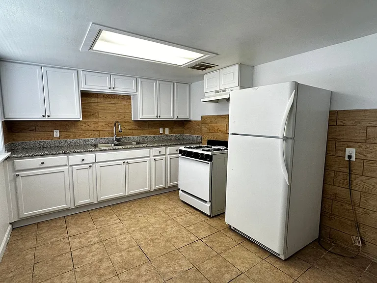14005 N Palm St #4 — Photo 5