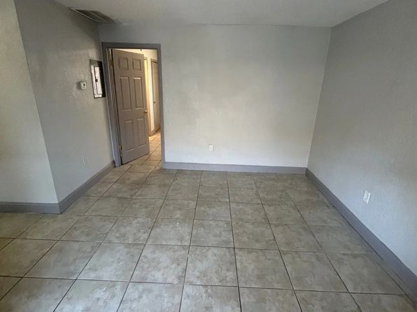 2412 Chestnut Woods Dr #2