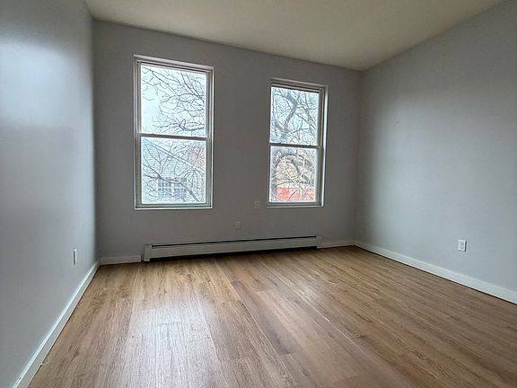 5th image of 175 Van Nostrand Ave #2R