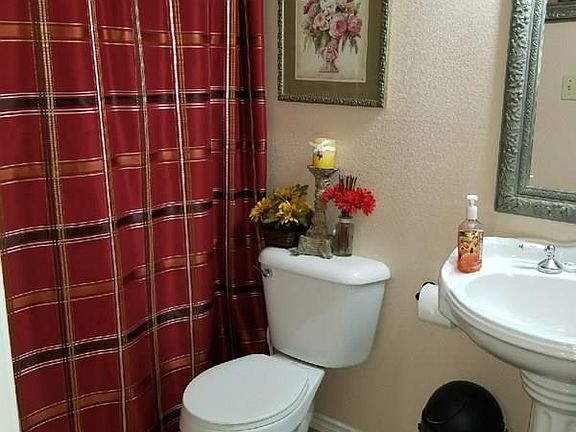 4th image of 6863 White Pine St
