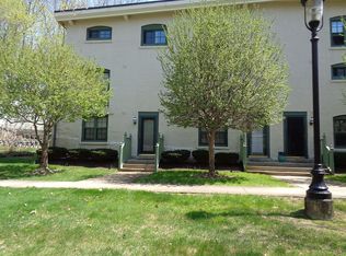 25 Higgins St APT 104, Smithfield, RI 02917