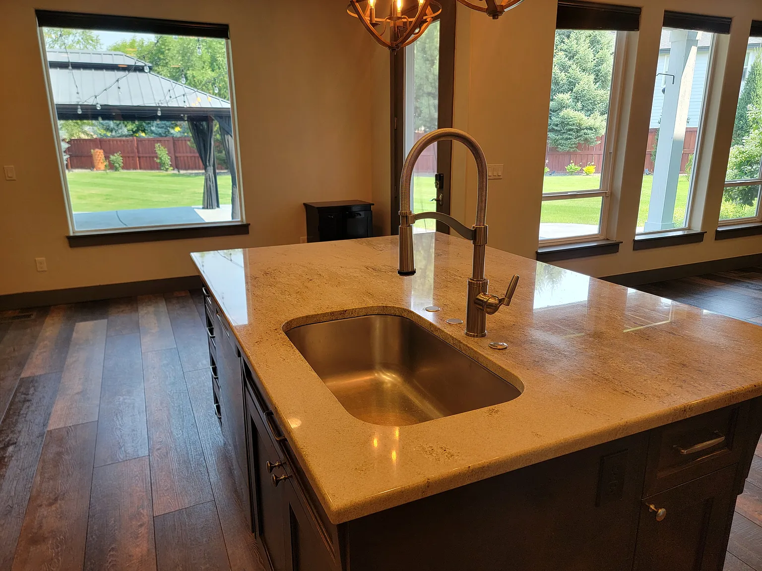 4 bed, 3139 sqft, $3,500 — Photo 4