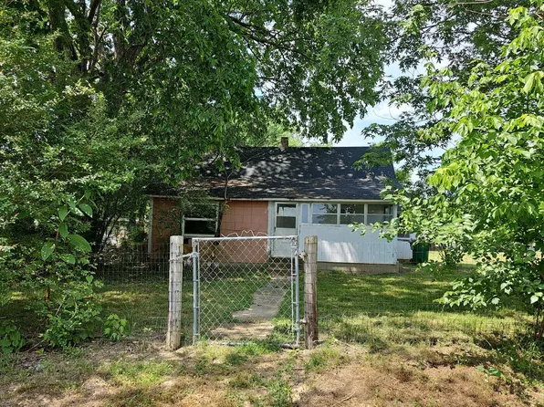 515 South St, Flippin, AR 72634