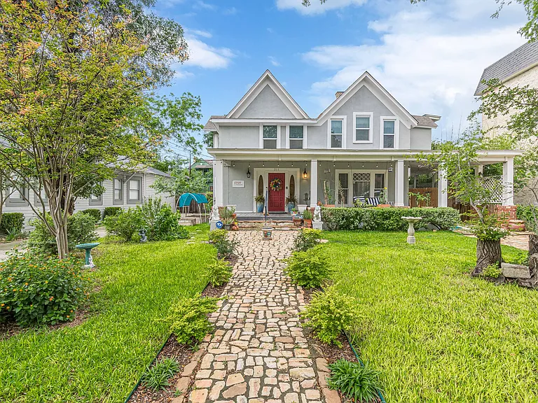 311 W Mistletoe Ave — Photo 3