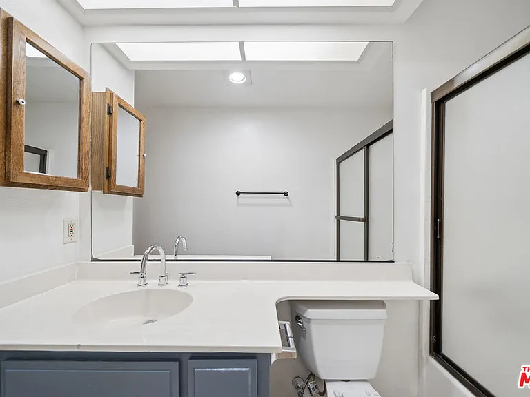 11924 Mayfield Ave #2 — Photo 11