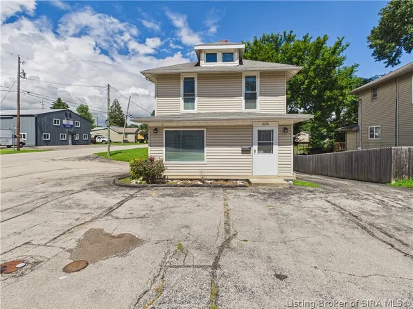 1026 N Clark Boulevard, Clarksville, IN 47129