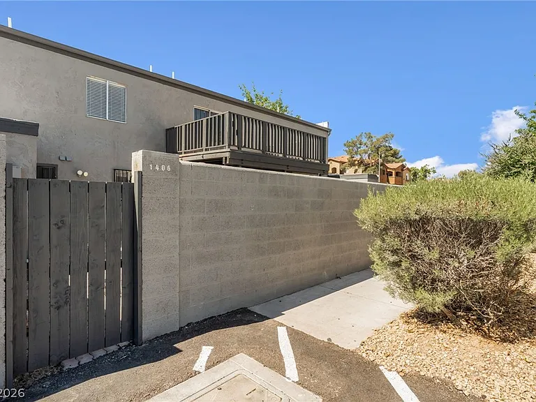 1406 N Jones Blvd — Photo 32