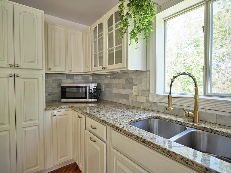124 Hill Rd — Photo 17