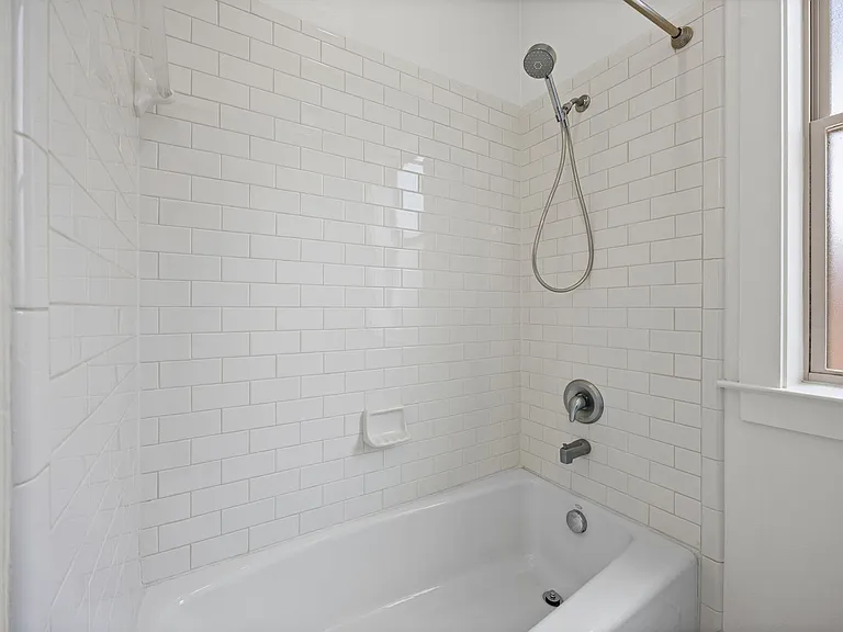 1301 San Bernard St — Photo 23