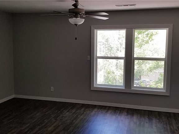 2nd image of 721 W Taylor St Unit 1