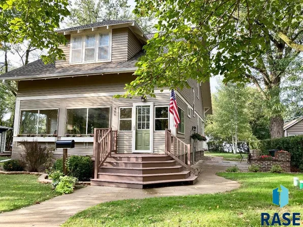 406 W Main St, Beresford, SD 57004