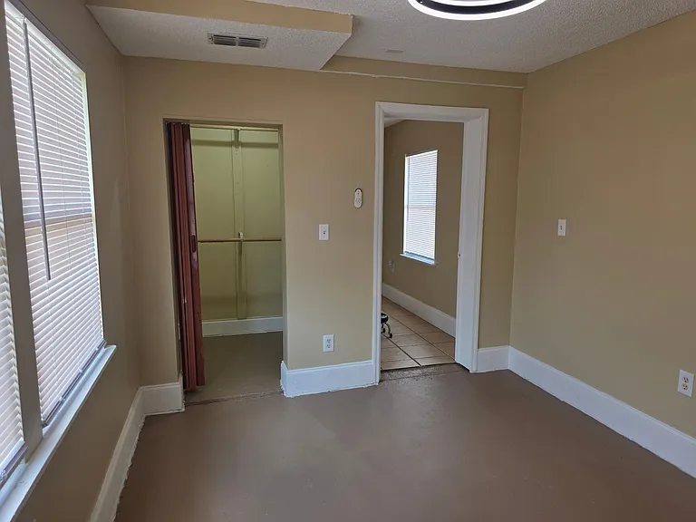 420 Skywood Dr — Photo 5