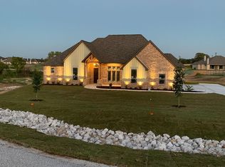 526 Christian Way, Azle, TX 76020