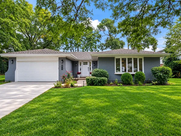 211 S Leonard Ln, Arlington Heights, IL 60005