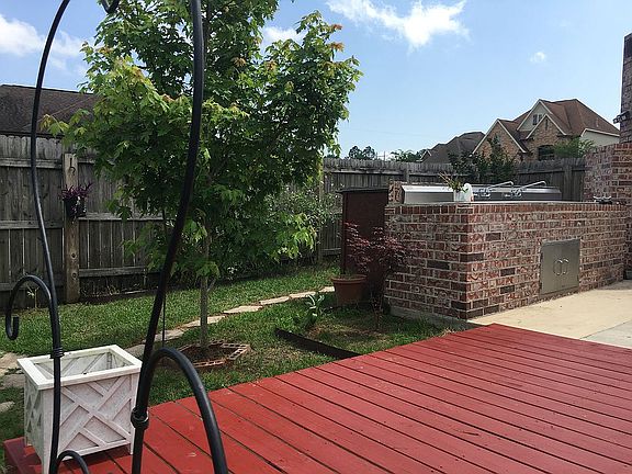 DECK 1 SHADE TREE, KITCHEN