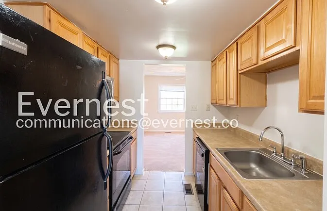 2325 McClellan Ct — Photo 8