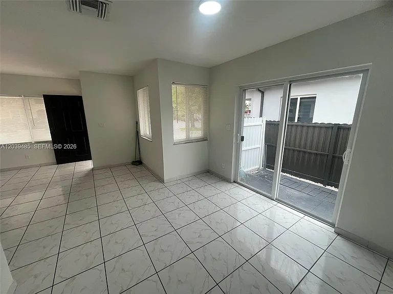 28 E 20th St #1 — Photo 9
