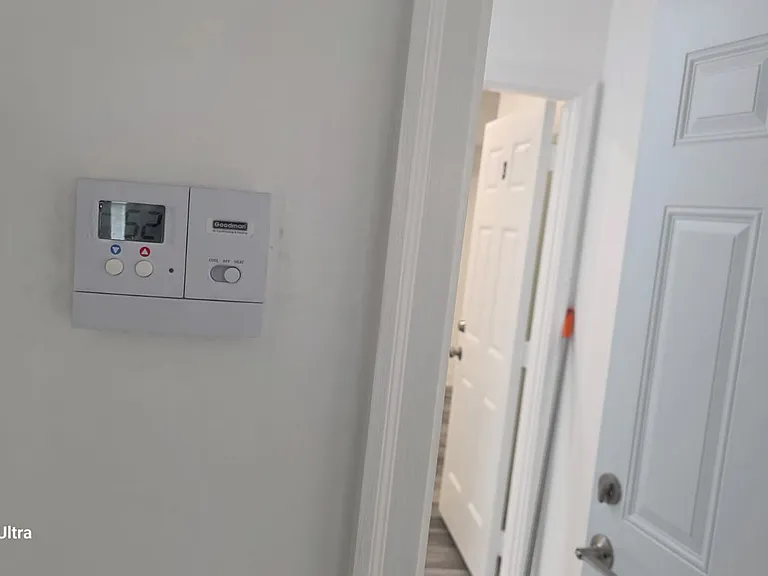 408 Chaplin St SE #3 — Photo 5