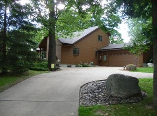 630 Timber Dr, Waupaca, WI 54981