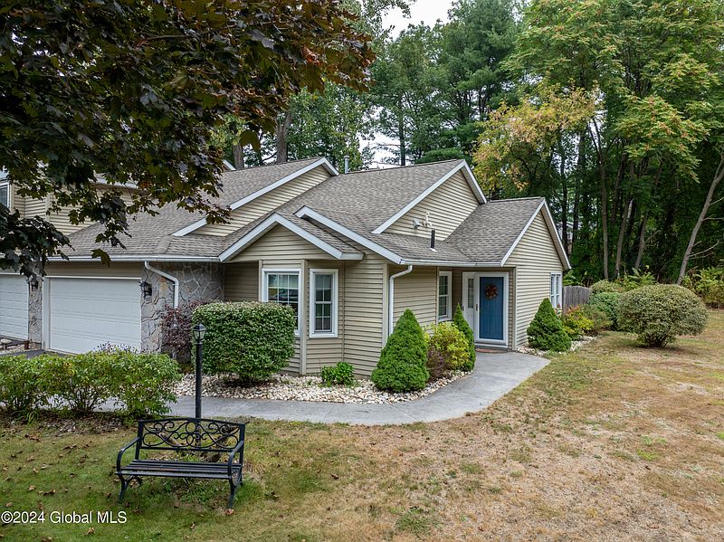 4th image of 501 Highwood Circle