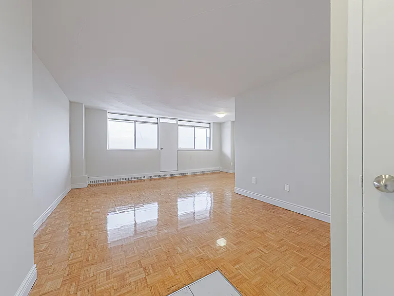 105 Rowena Dr — Photo 21