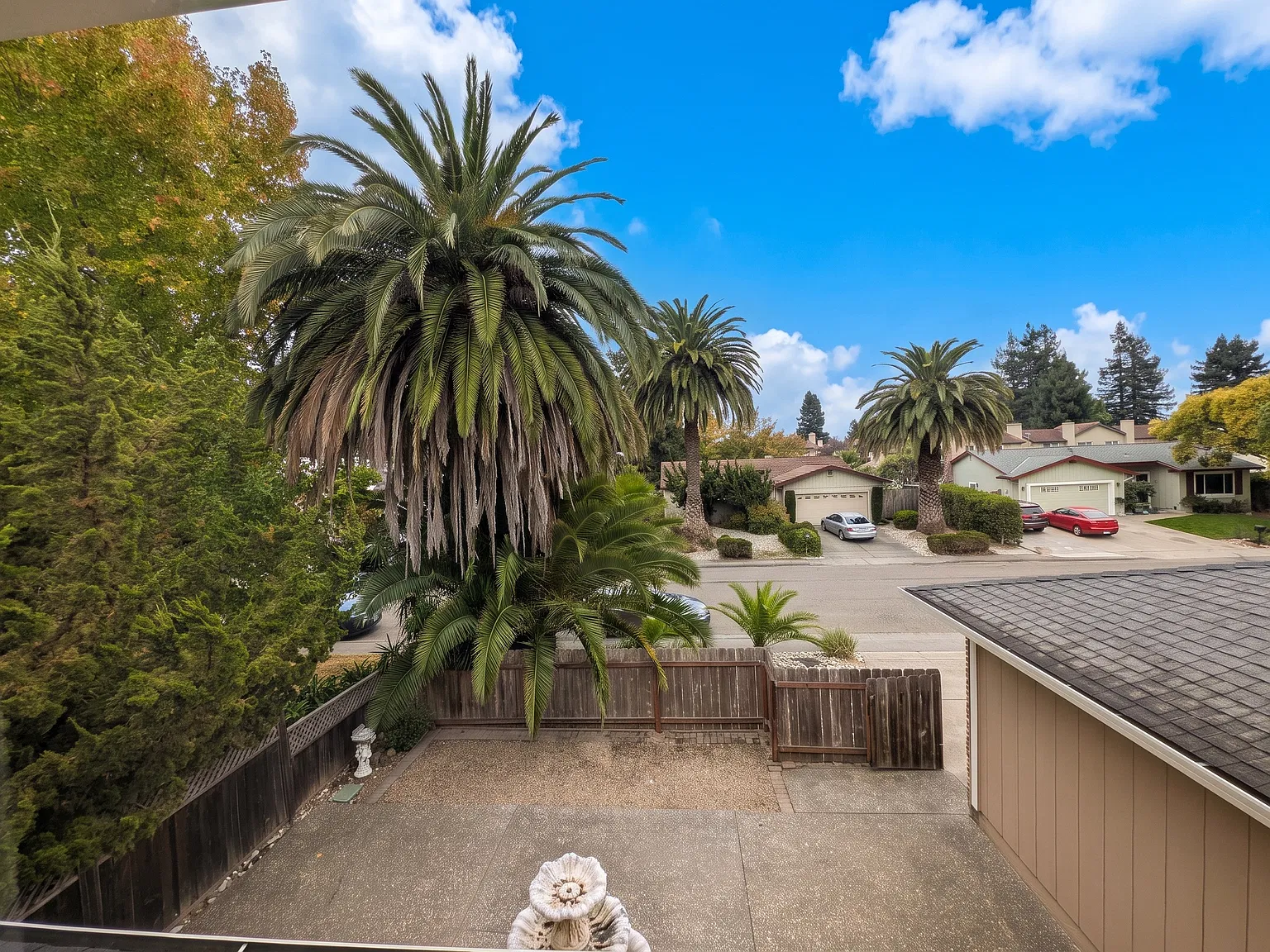 6 bed, 2770 sqft, $4,950 — Photo 4