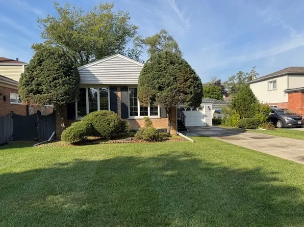 8258 N Ozark Ave, Niles, IL 60714