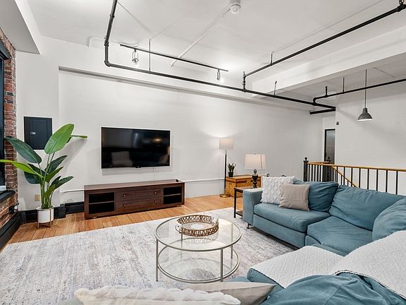 5th image of 19 Stanhope St APT 1C