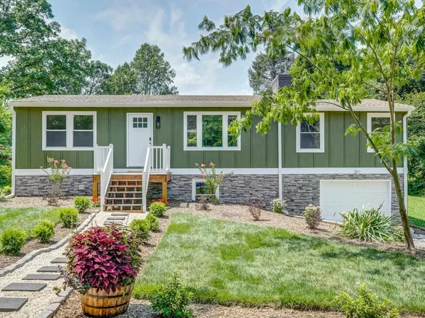 3192 Rolling Rd, Scottsville, VA 24590