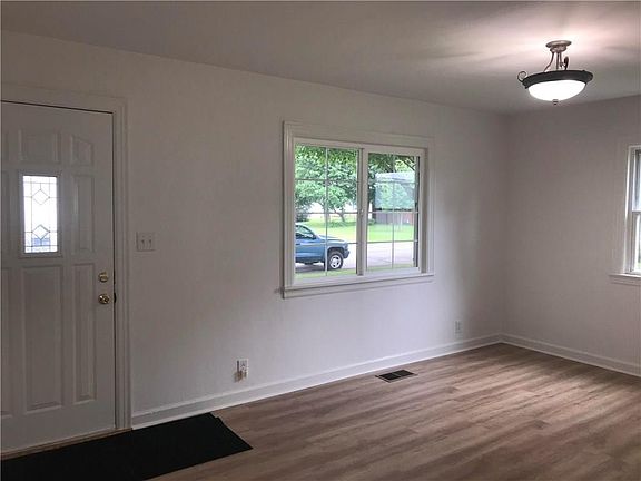 4th image of 506 Poplar St