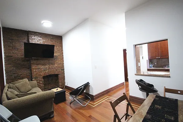 Rented by Dynamik Realty | media 16