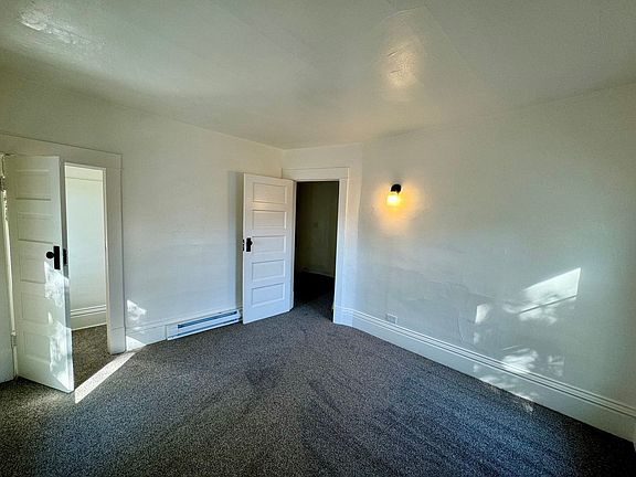 5th image of 5008 N Nelson St #C