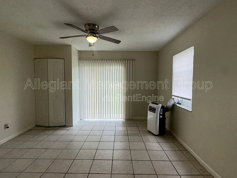 622 Royalty Ct #B — Photo 4