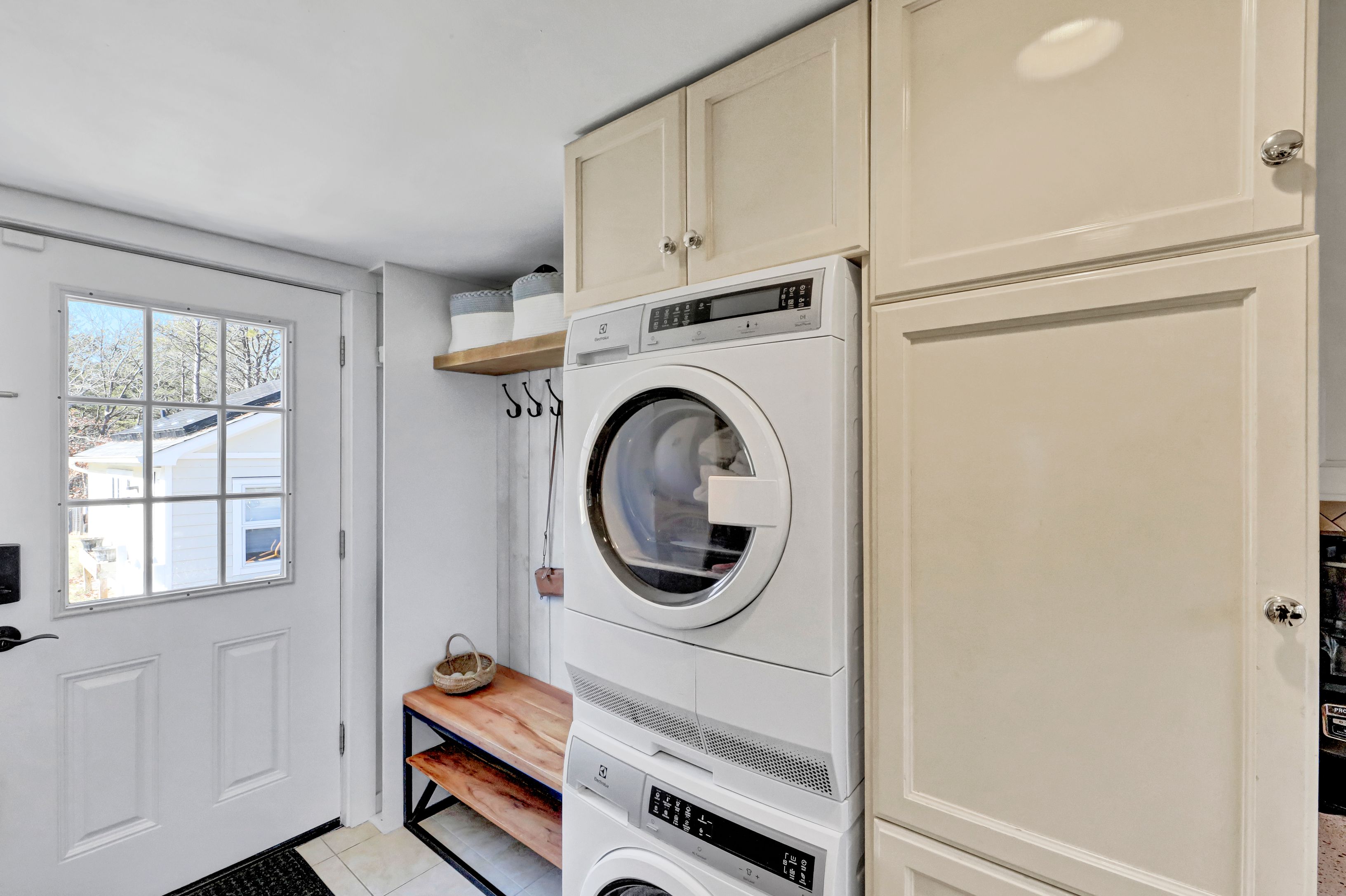 51 Peters Ln, Westhampton Beach, NY 11978 Out East