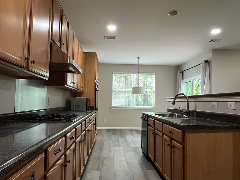 6170 Sparkling Cove Ln — Photo 4