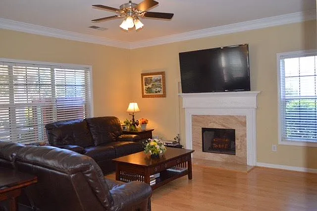 155 Ruby Forest Pkwy — Photo 7