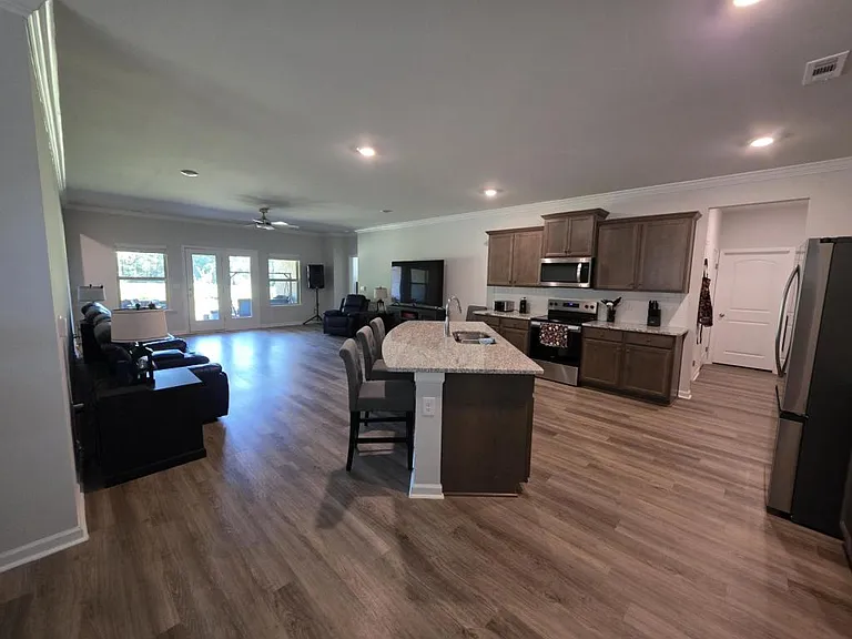 352 Castlepath Dr SW — Photo 11