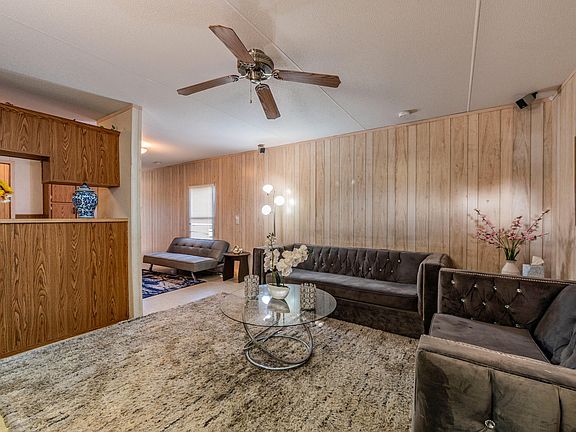 5th image of 60 Pepper Ct