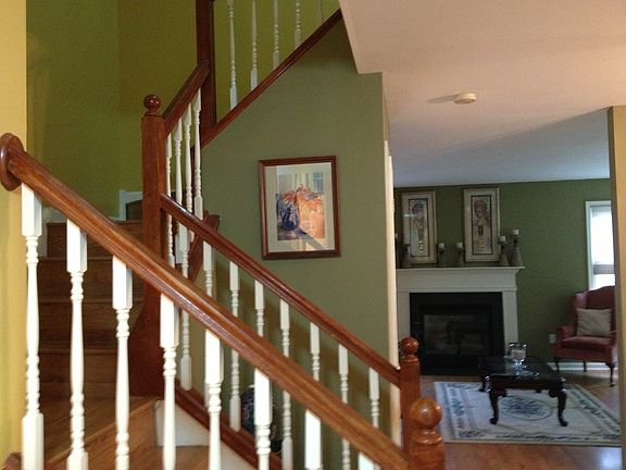 Upstairs 3/2 nice Pergo 