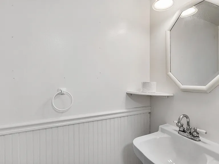 38055 Buxton Cmn — Photo 11