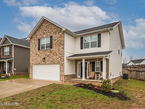 3rd image of 3033 Lazy River Dr